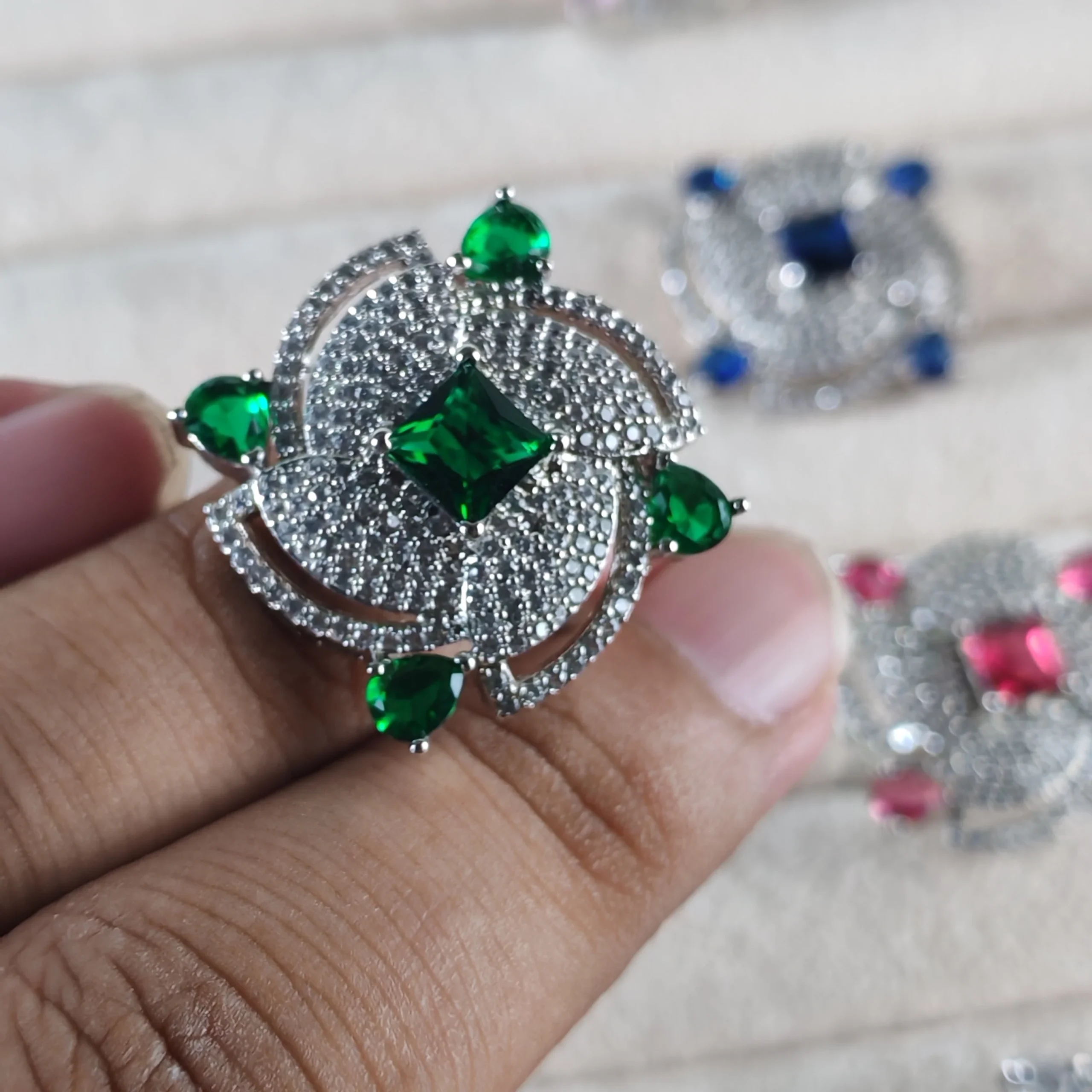 3732-green 3732 - Finger Ring - Image 1