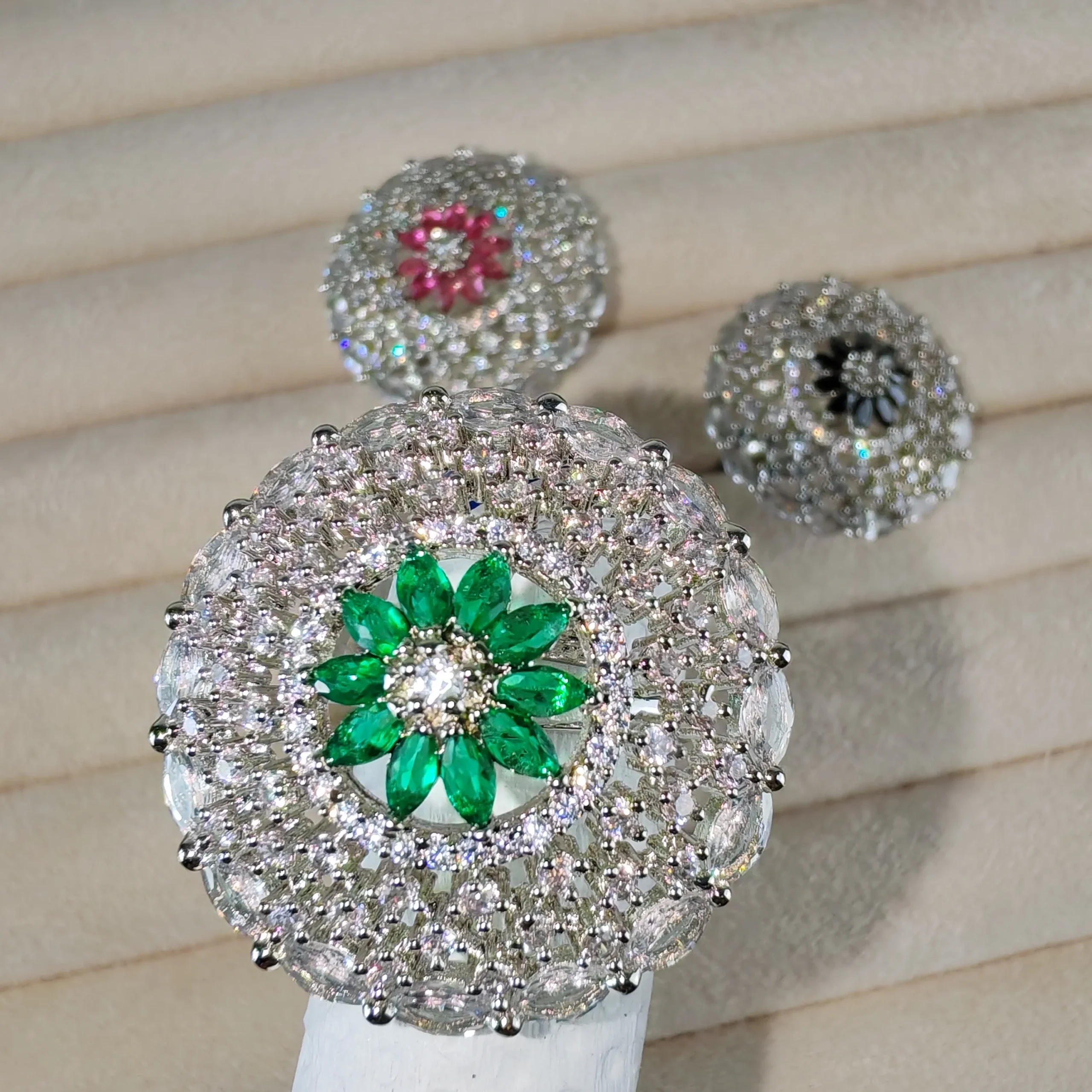 3733-green 3733 - Finger Ring - Image 1