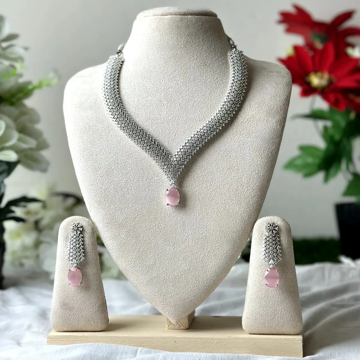 4109 (1) Oval Cabochon Cut AD Stone Necklace - 4109 - Image 1